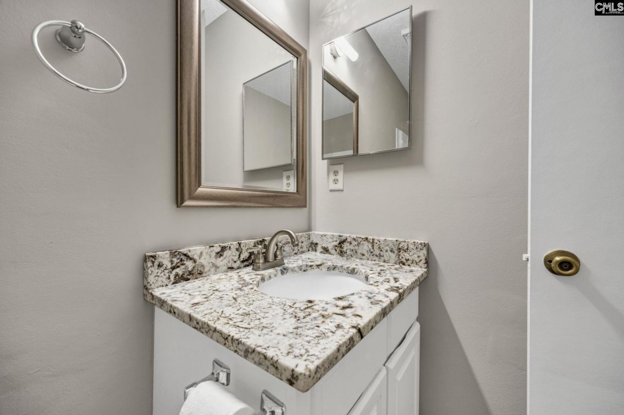 121 Edgewater Photo 32