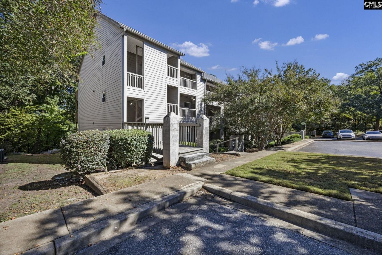 121 Edgewater Photo 36