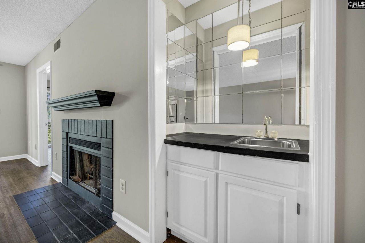 121 Edgewater Photo 45