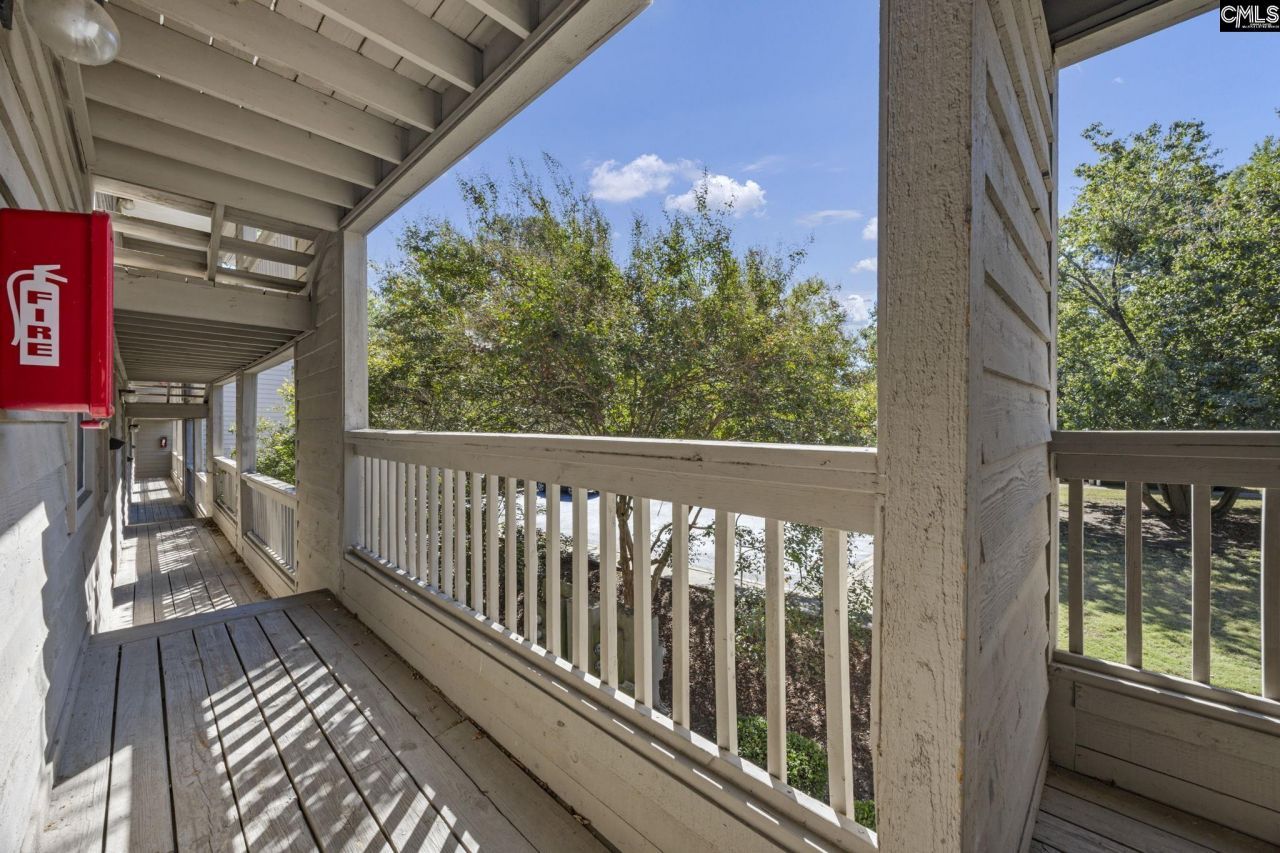 121 Edgewater Photo 47