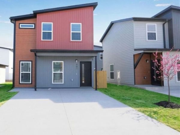 901 Tennessee Avenue, Bentonville, AR 72713