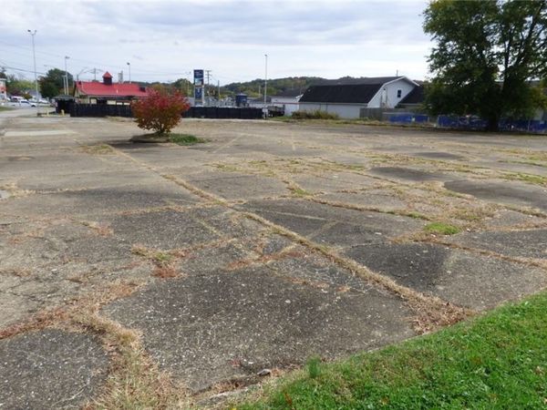 2710 Broadway Avenue Extension, Parkersburg, WV 26101