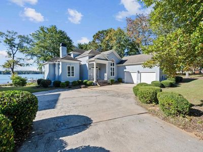 1115 Peninsula Drive, Prosperity, SC 29127