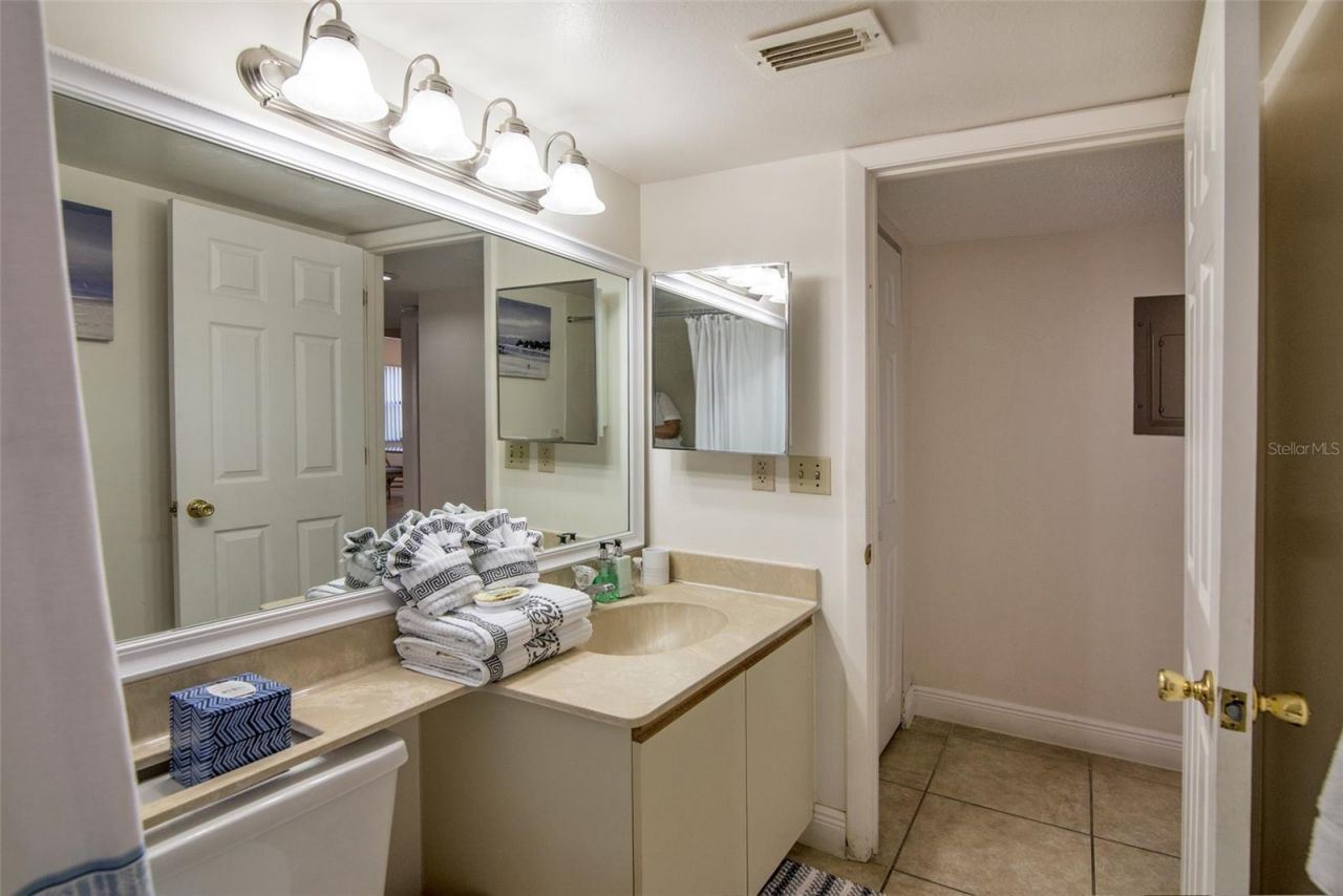 4425 45th Avenue W, Unit 101, Bradenton, FL 34210 Photo