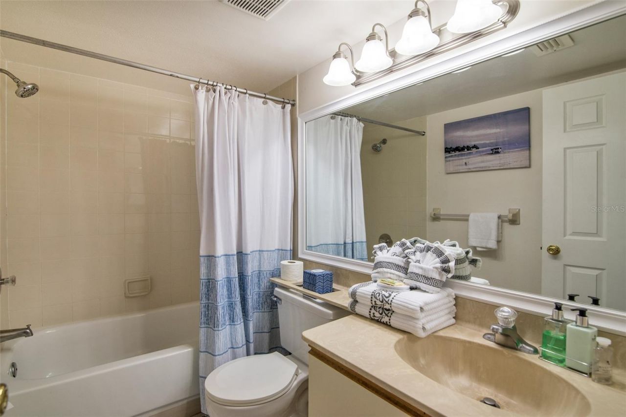 4425 45th Avenue W, Unit 101, Bradenton, FL 34210 Photo