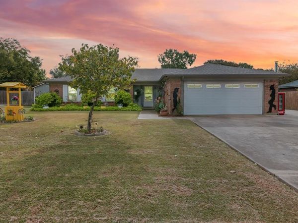 1307 Bradley Court, Cleburne, TX 76033