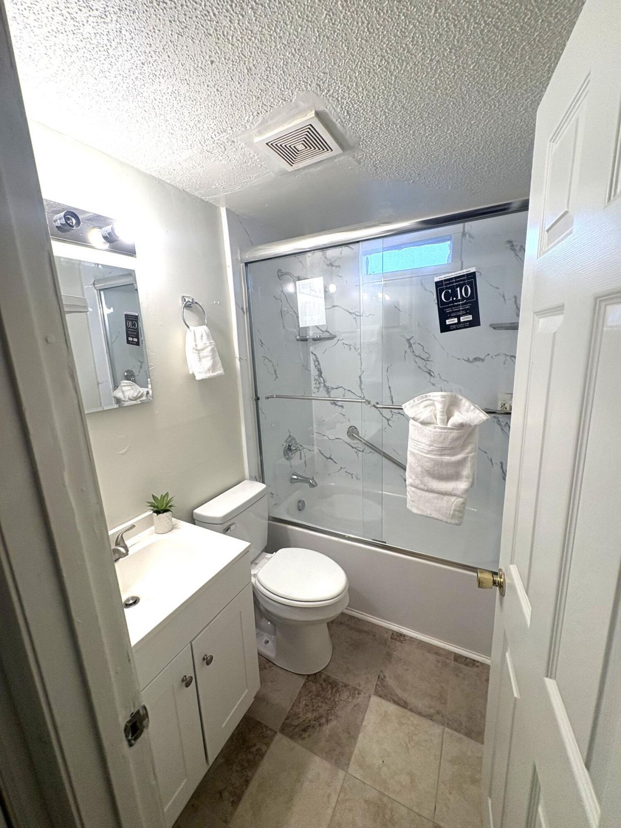 4728 Mixson Avenue Photo 10