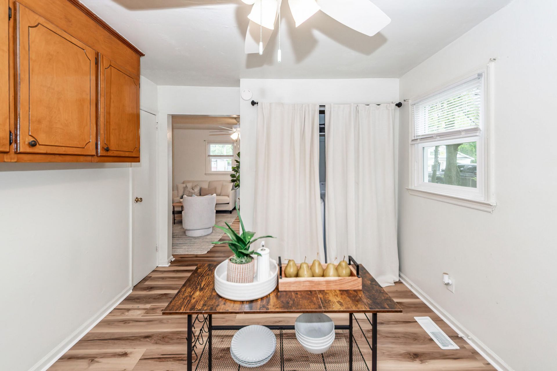 4728 Mixson Avenue Photo 11