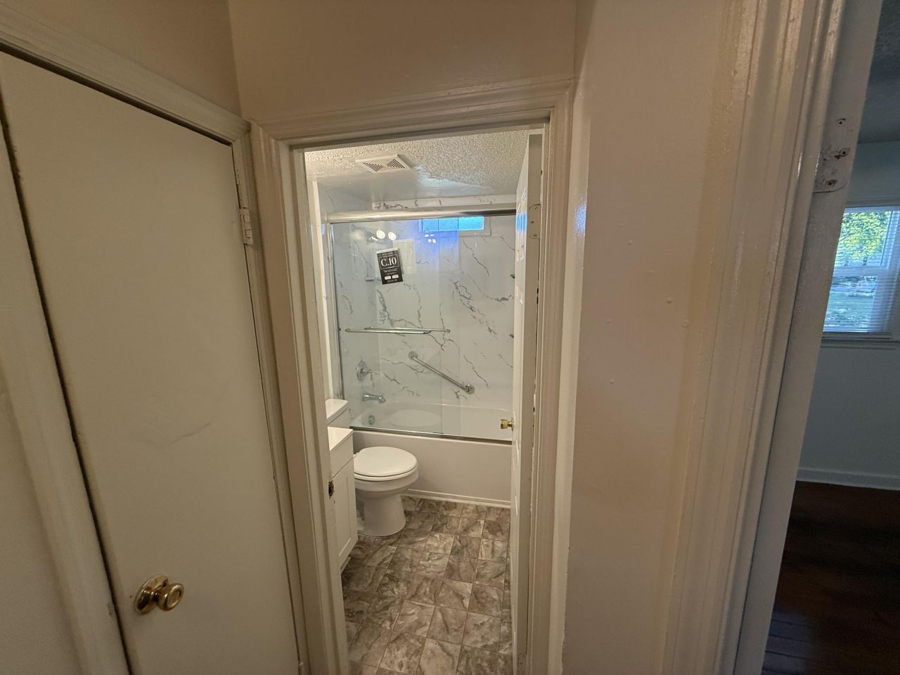 4728 Mixson Avenue Photo 11