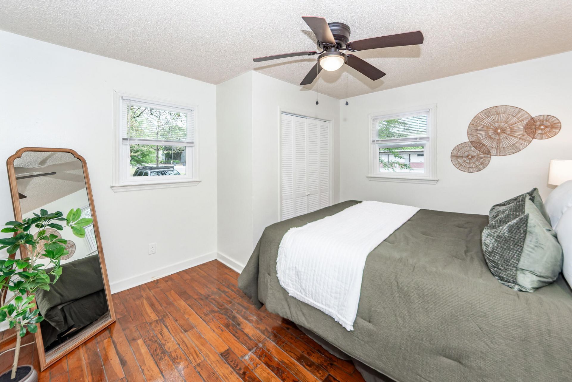 4728 Mixson Avenue Photo 12