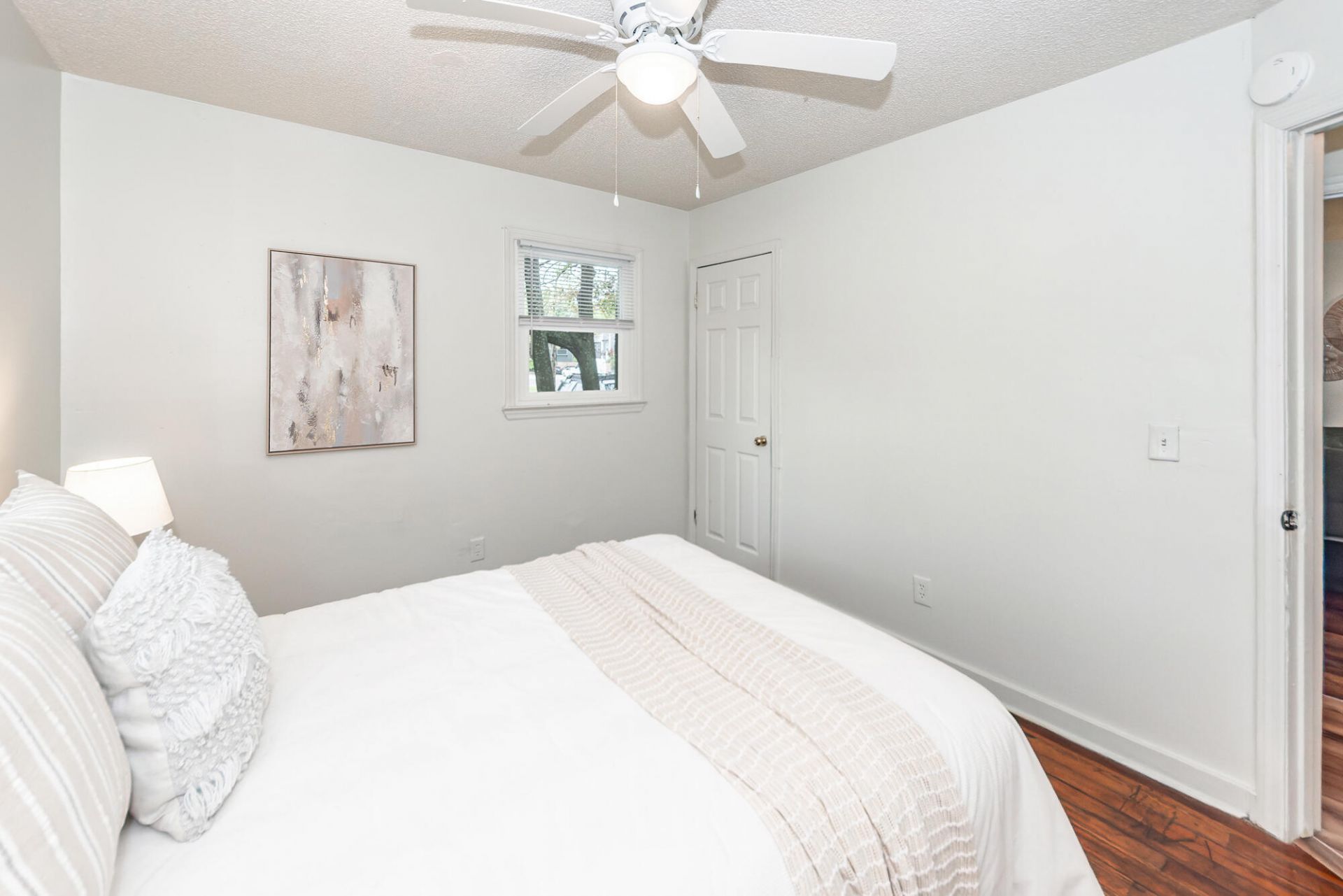 4728 Mixson Avenue Photo 18