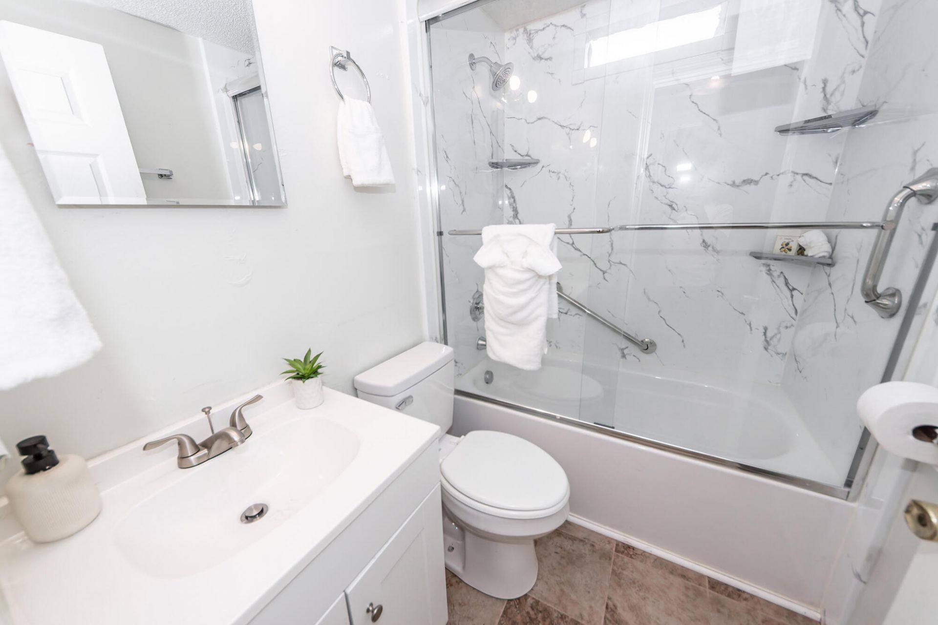 4728 Mixson Avenue Photo 19