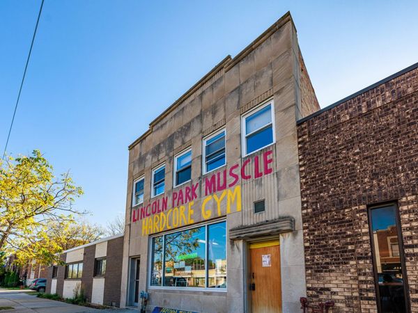 5940 N Milwaukee Avenue, Chicago, IL 60646