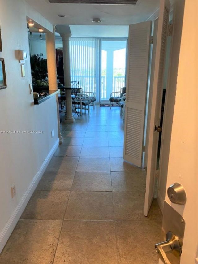 5401 Collins Ave, Unit 729, Miami Beach, FL 33140 Photo