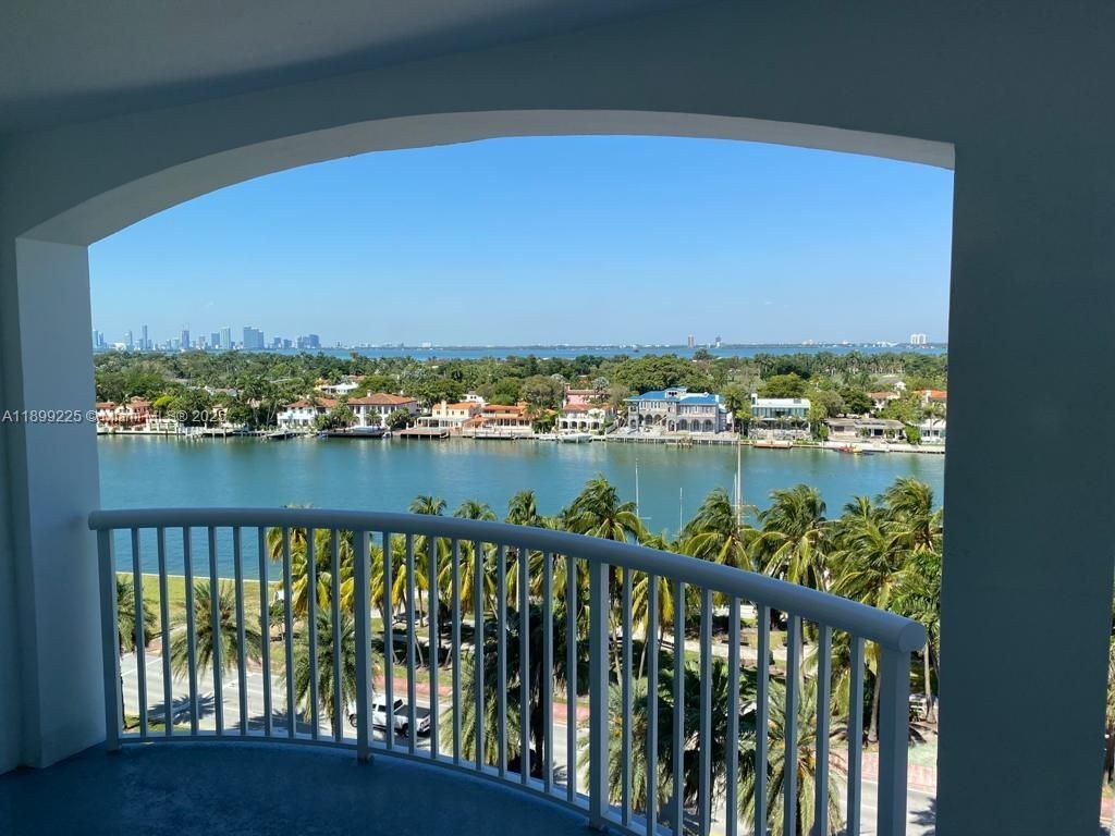 5401 Collins Ave, Unit 729, Miami Beach, FL 33140 Photo