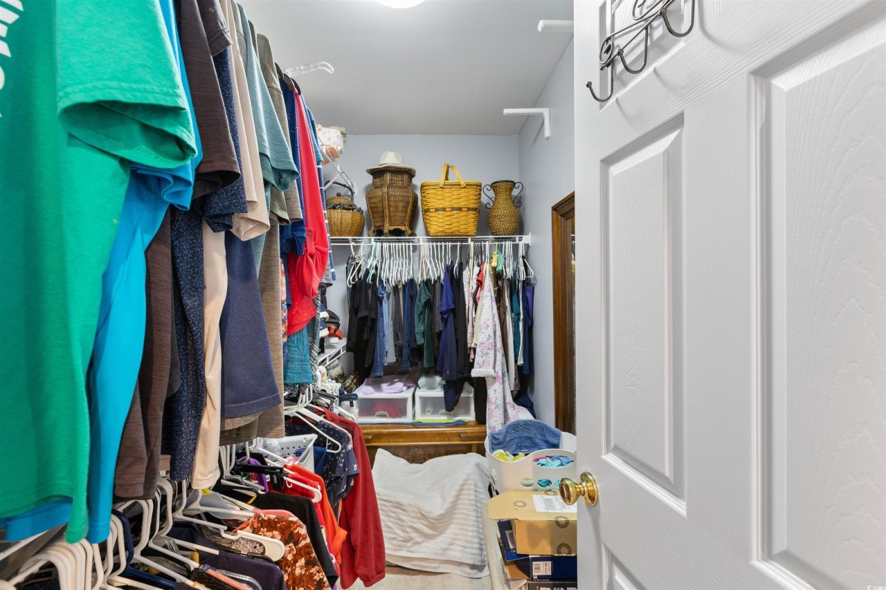 6713 Wisteria Dr. Photo 10