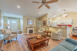 6713 Wisteria Dr. photo 4