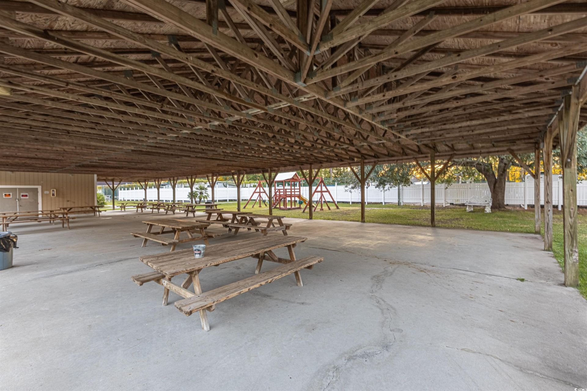 6713 Wisteria Dr. Photo 28