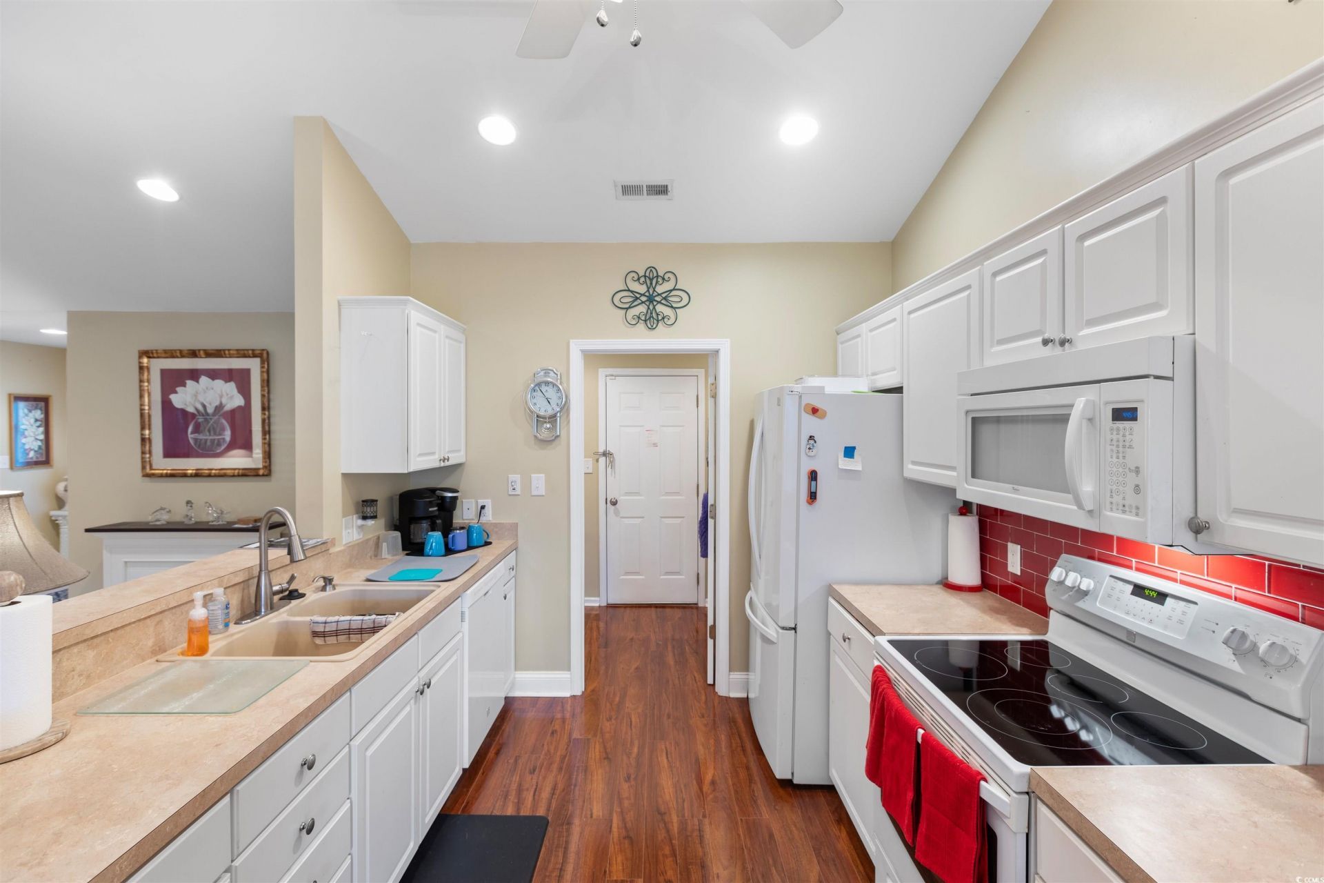 6713 Wisteria Dr. Photo 6