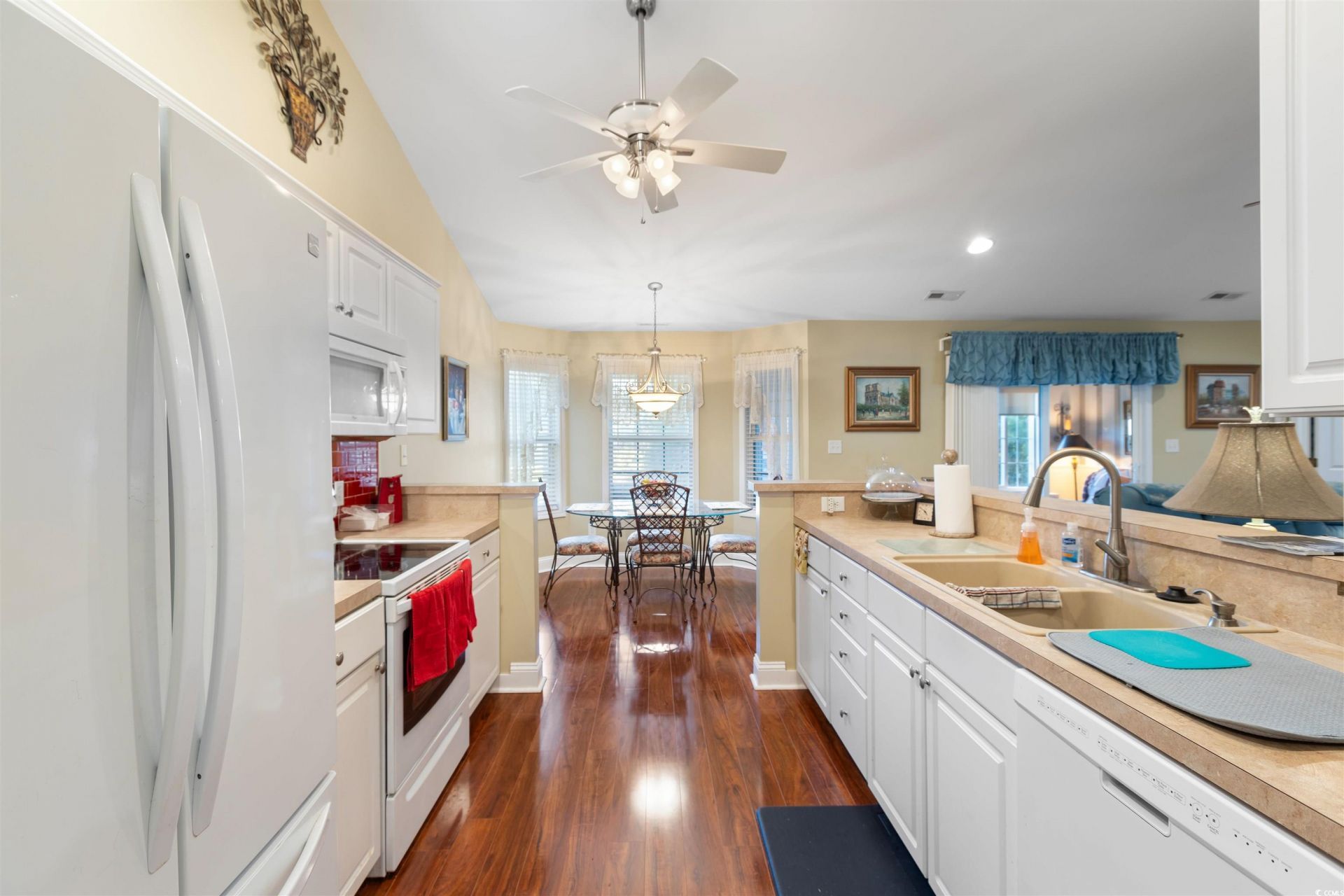 6713 Wisteria Dr. Photo 7