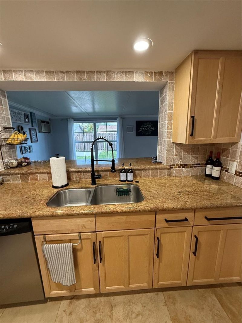 11411 NW 37th Pl, Sunrise, FL 33323 Photo