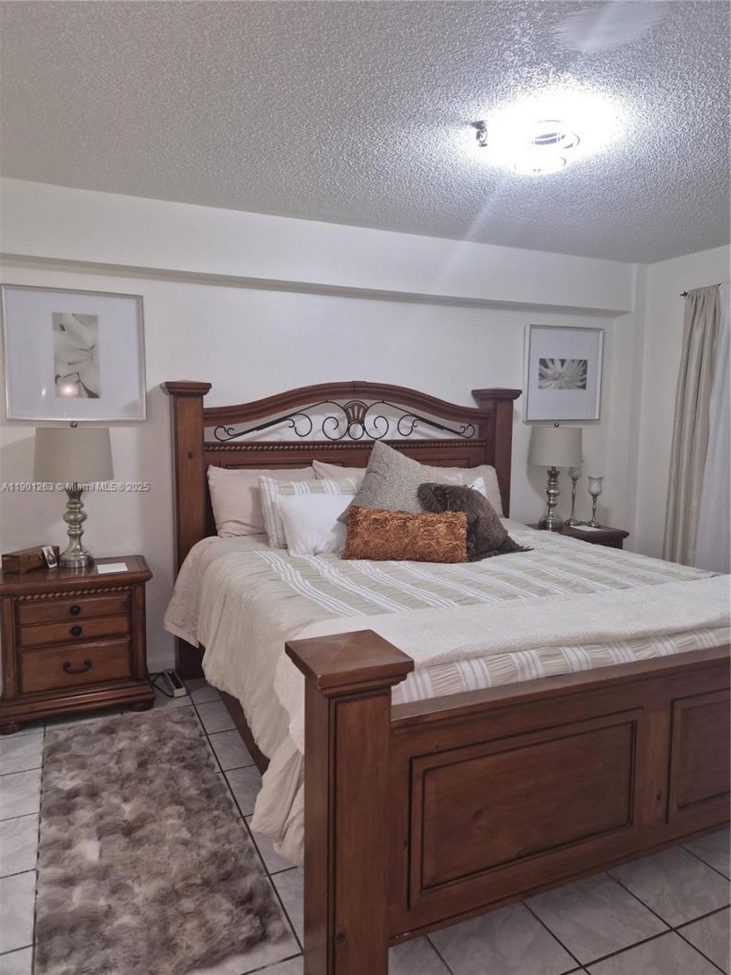 201 180th Dr, Unit 411, Sunny Isles Beach, FL 33160 Photo