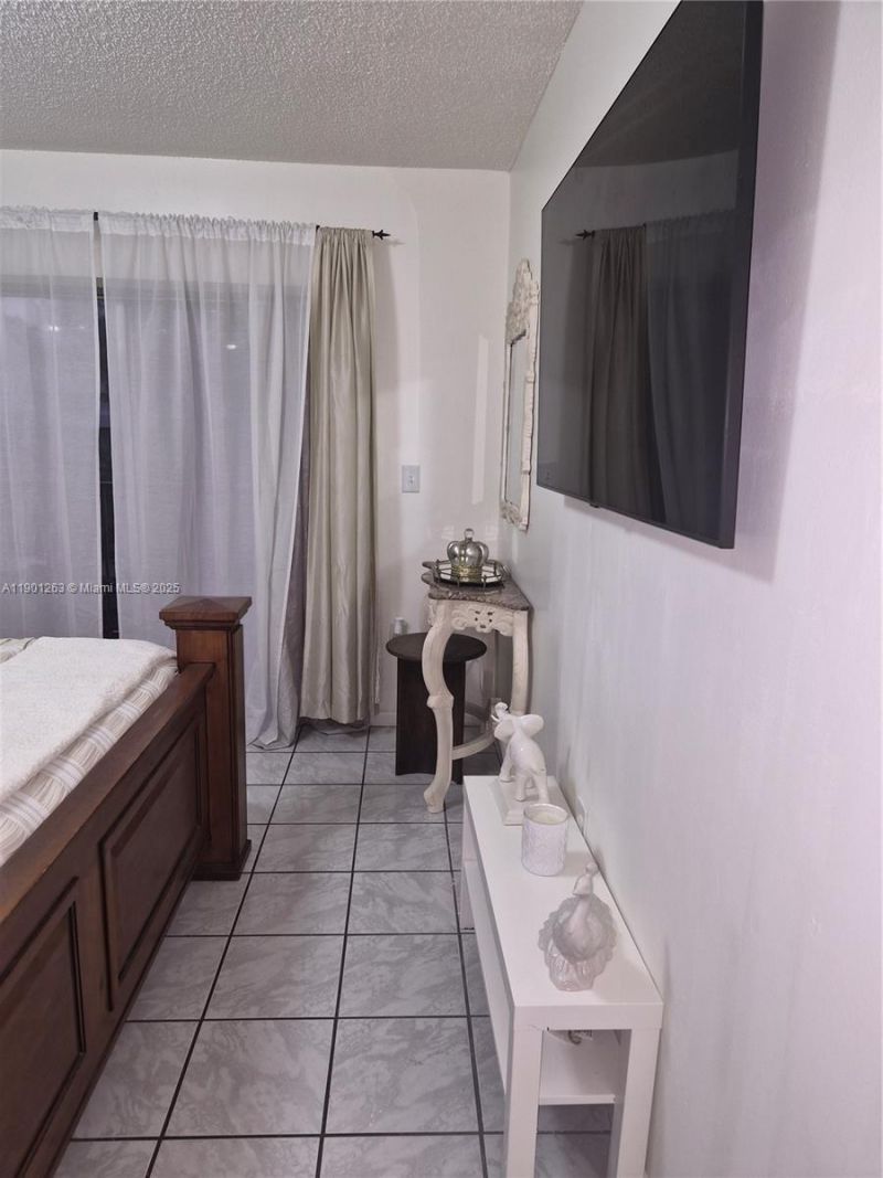 201 180th Dr, Unit 411, Sunny Isles Beach, FL 33160 Photo
