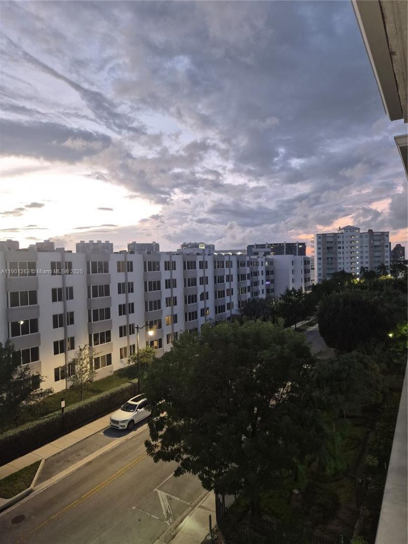 201 180th Dr, Unit 411, Sunny Isles Beach, FL 33160 Photo