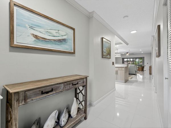 8450 Casa Del Lago, Unit J, Boca Raton, FL 33433