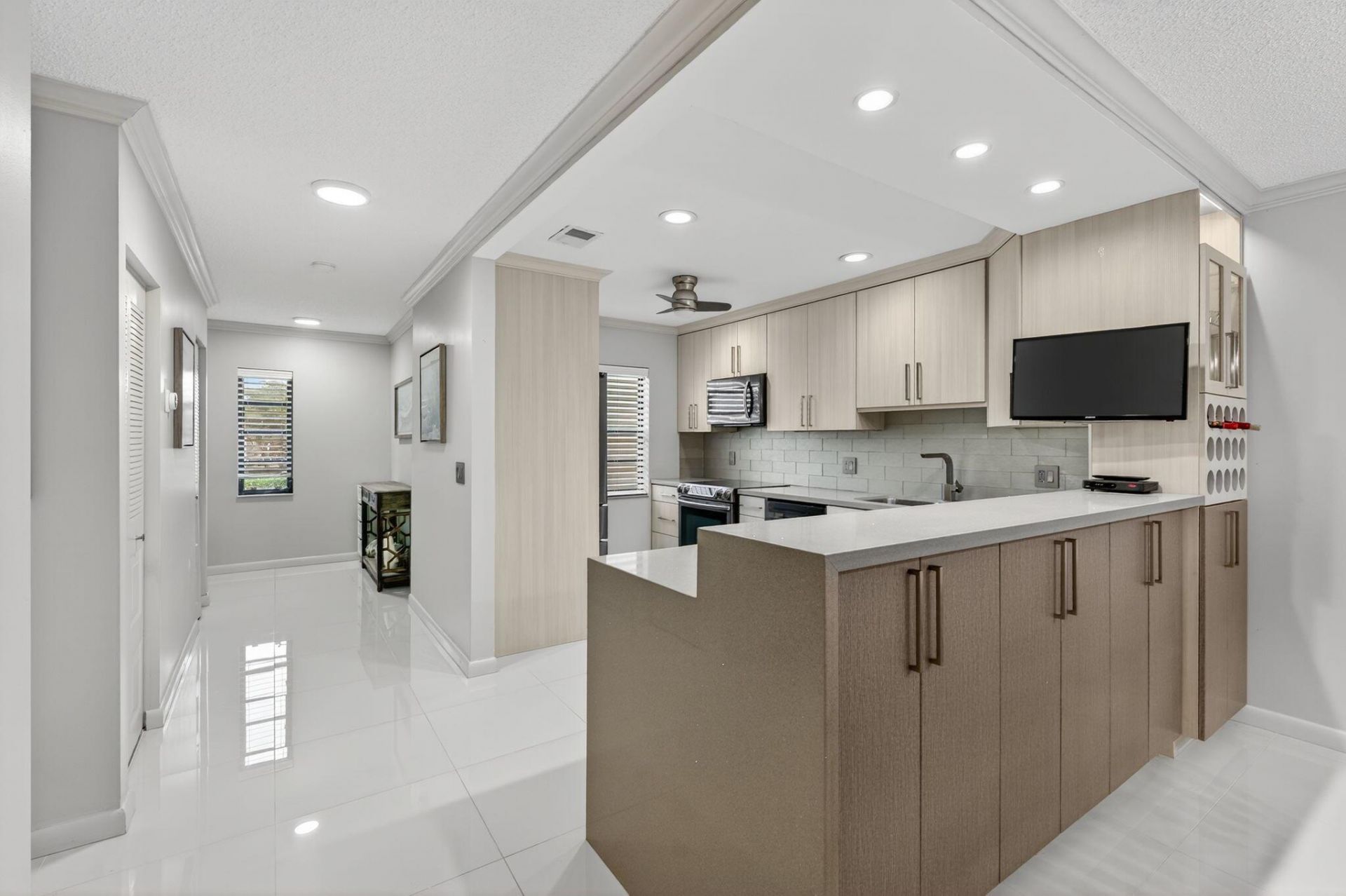 8450 Casa Del Lago, Unit J, Boca Raton, FL 33433 Photo