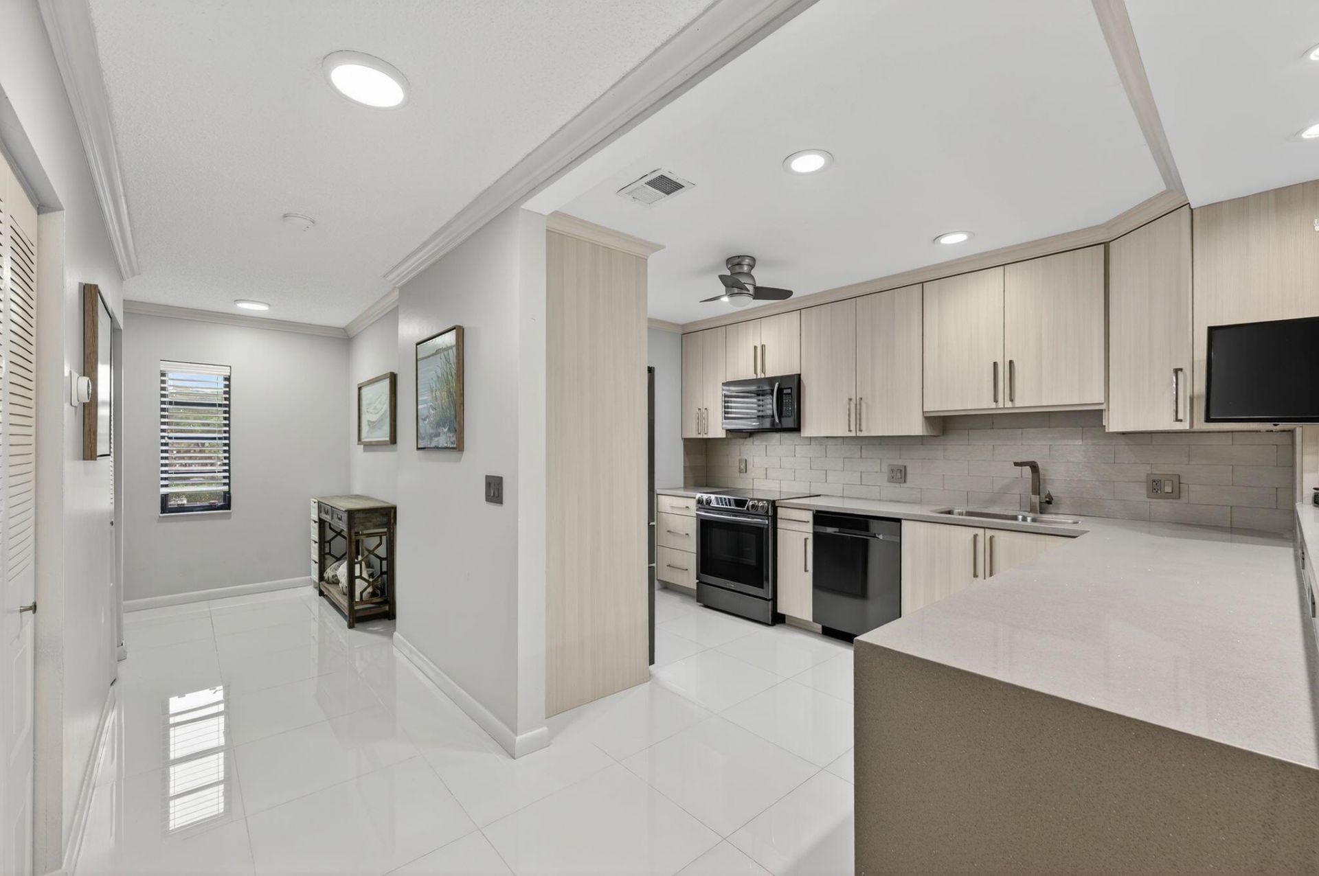 8450 Casa Del Lago, Unit J, Boca Raton, FL 33433 Photo