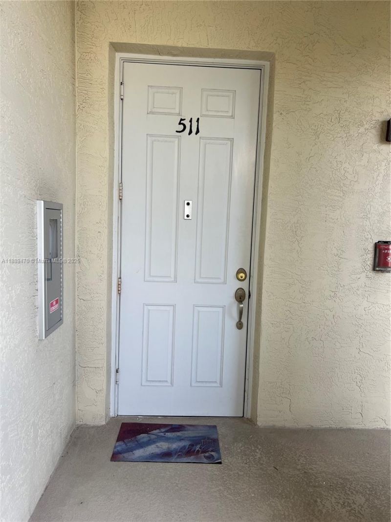 3500 Oaks Clubhouse Dr, Unit 511, Pompano Beach, FL 33069 Photo