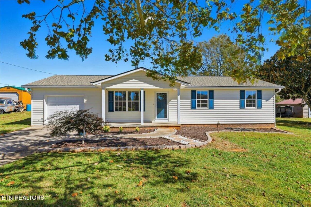 1913 Colonial Circle, Maryville, TN 37803 Main Photo