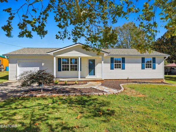 1913 Colonial Circle, Maryville, TN 37803