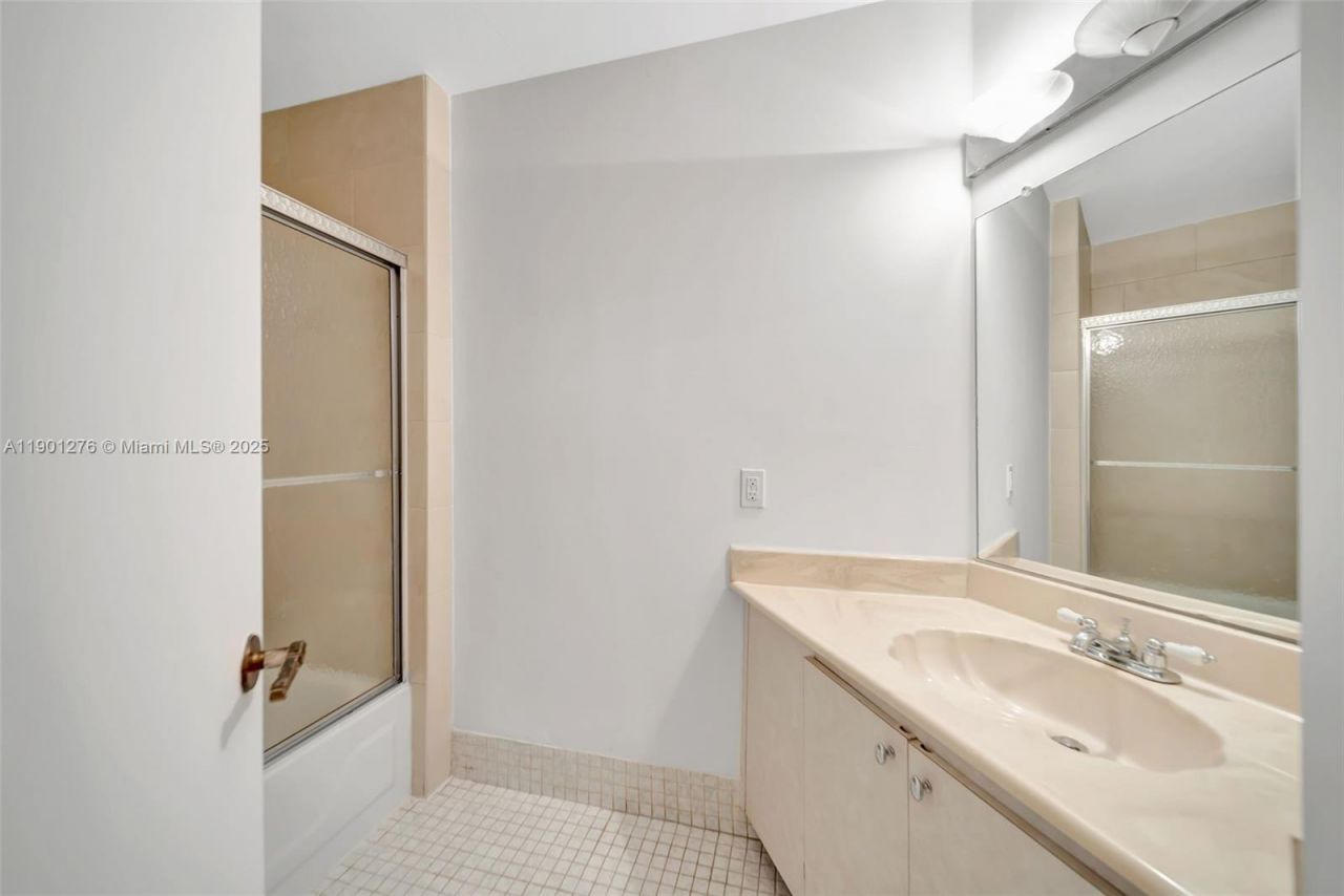 616 Briarwood Cir, Hollywood, FL 33024 Photo