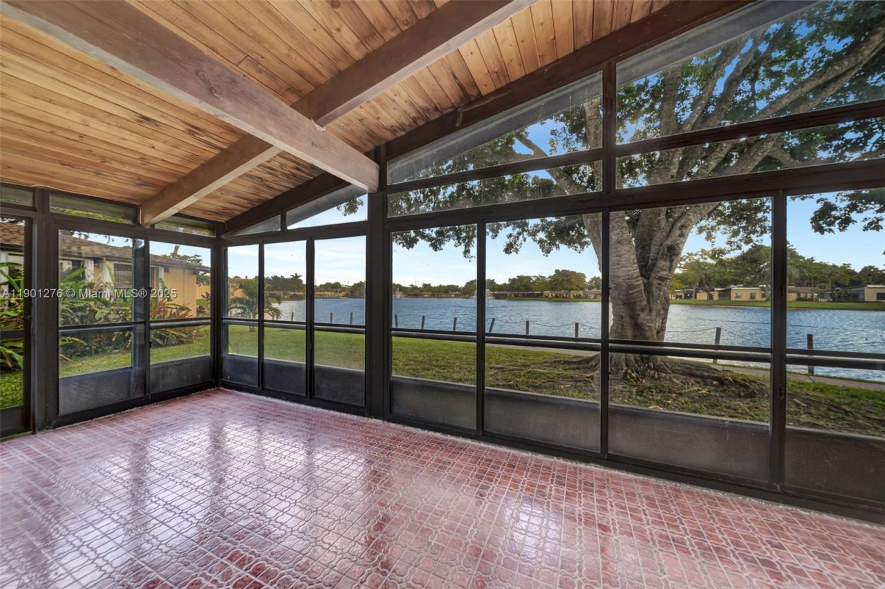 616 Briarwood Cir, Hollywood, FL 33024 Photo