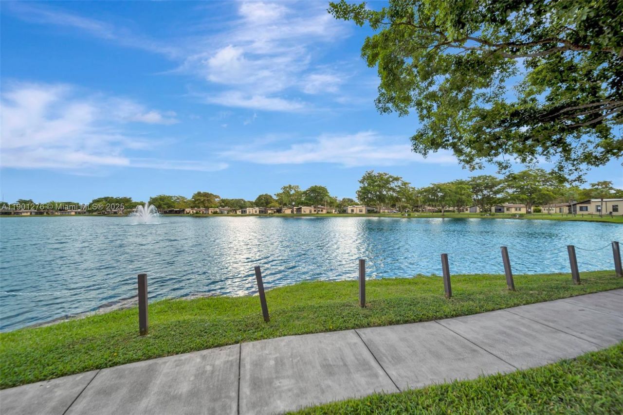 616 Briarwood Cir, Hollywood, FL 33024 Photo