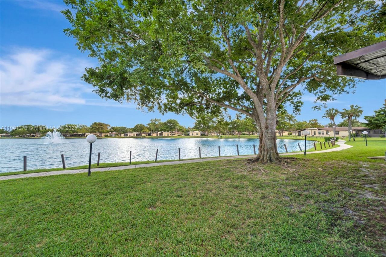 616 Briarwood Cir, Hollywood, FL 33024 Photo