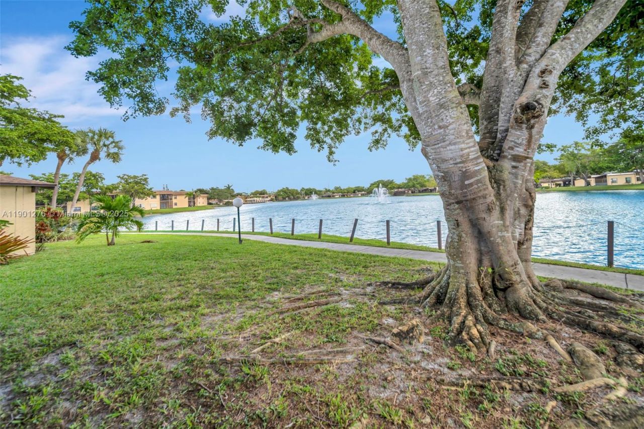 616 Briarwood Cir, Hollywood, FL 33024 Photo