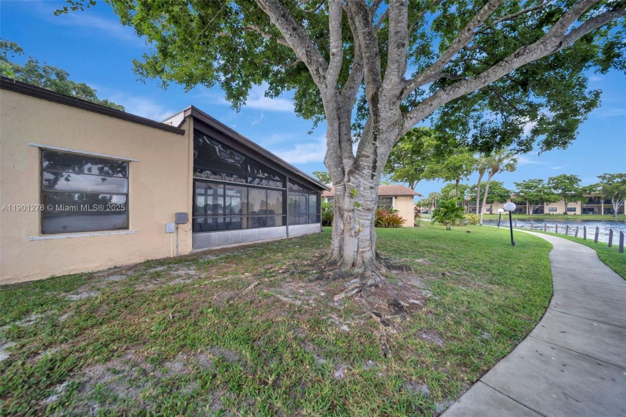 616 Briarwood Cir, Hollywood, FL 33024 Photo