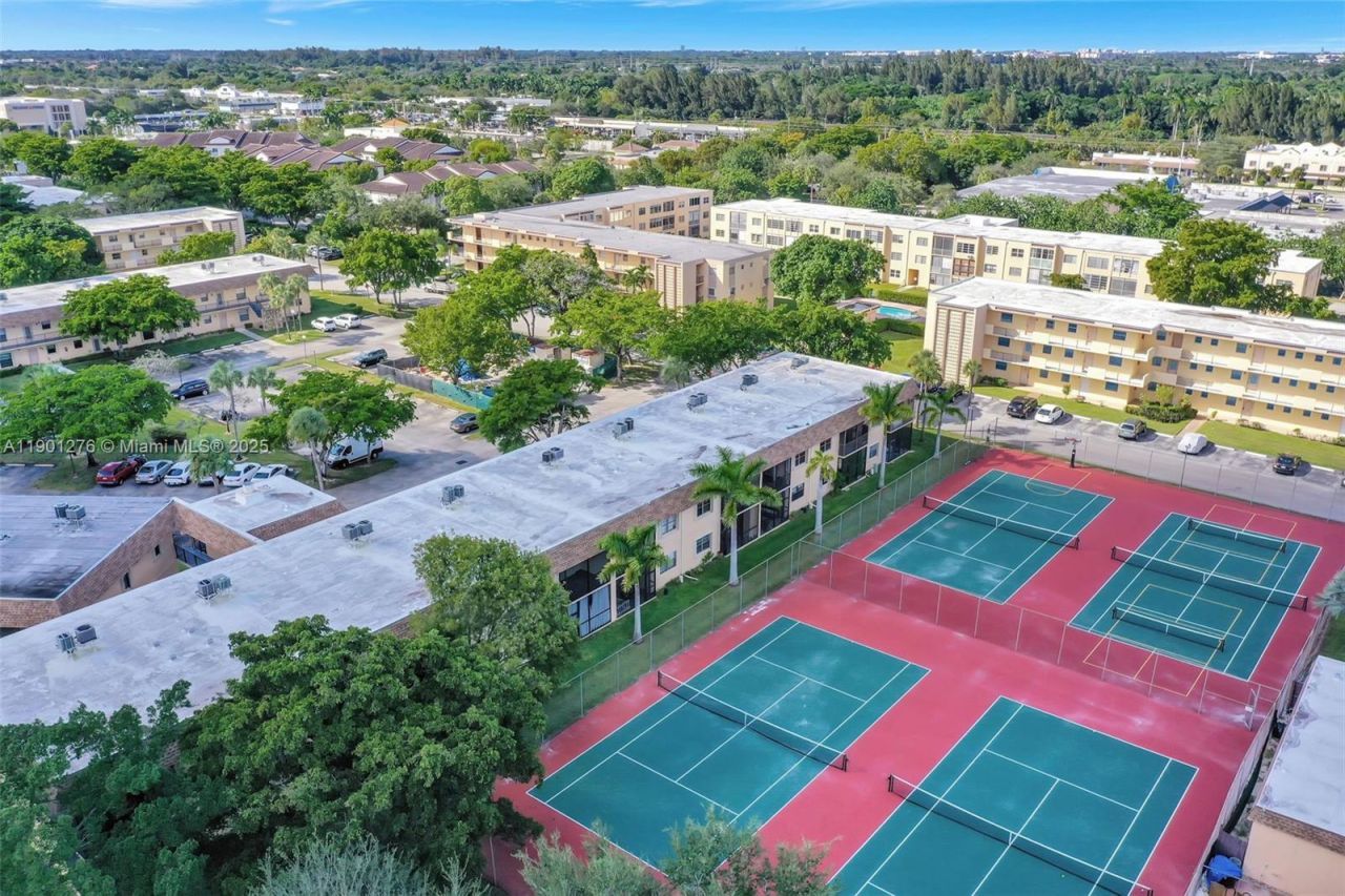 616 Briarwood Cir, Hollywood, FL 33024 Photo