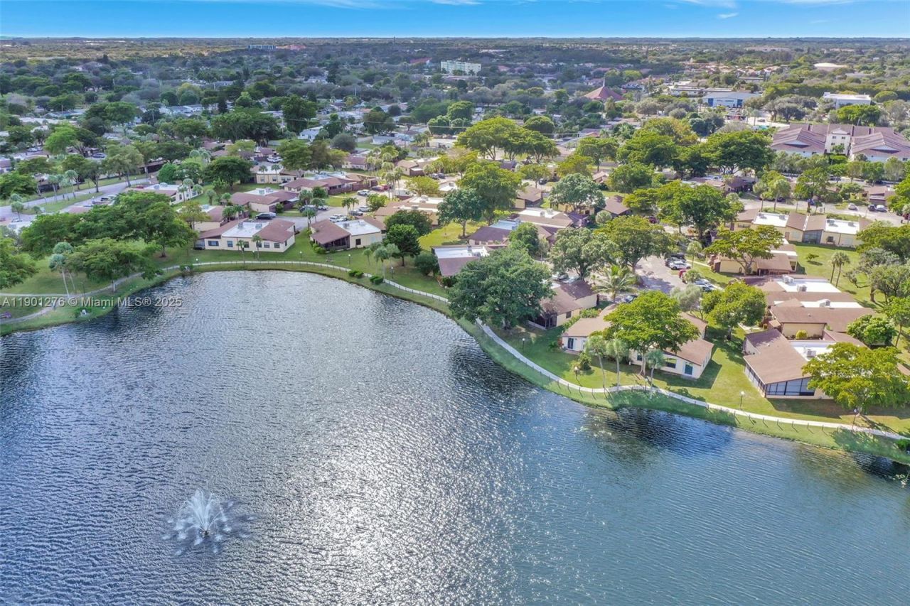 616 Briarwood Cir, Hollywood, FL 33024 Photo