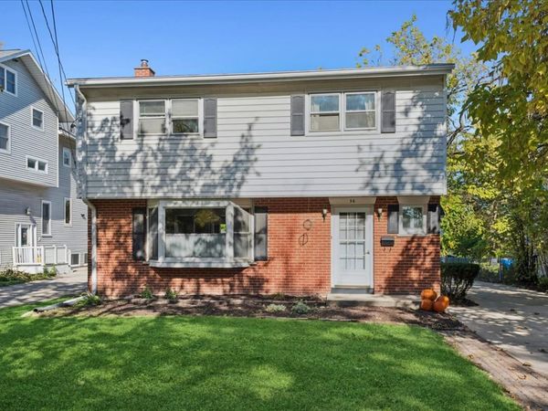 58 E Division Street, Villa Park, IL 60181