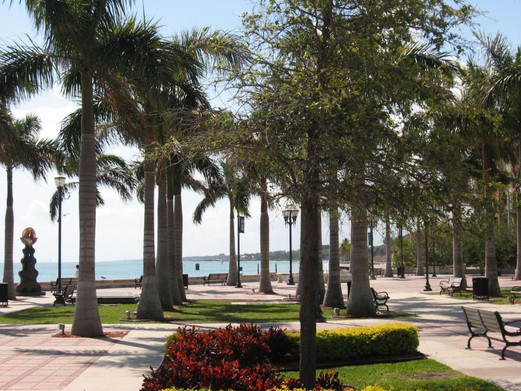 37 Harbour Isle Drive E, Unit 101, Fort Pierce, FL 34949 Photo