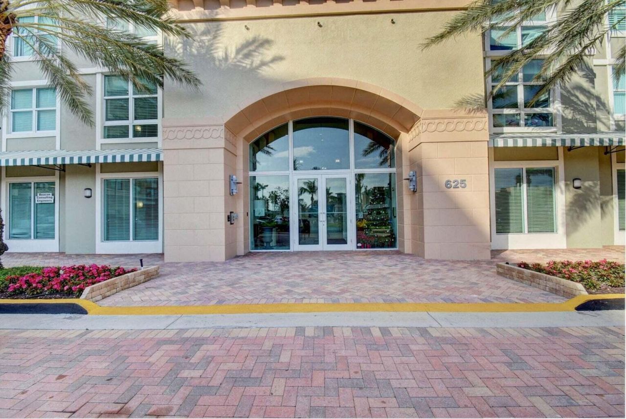 625 Casa Loma Boulevard, Unit 304, Boynton Beach, FL 33435 Photo