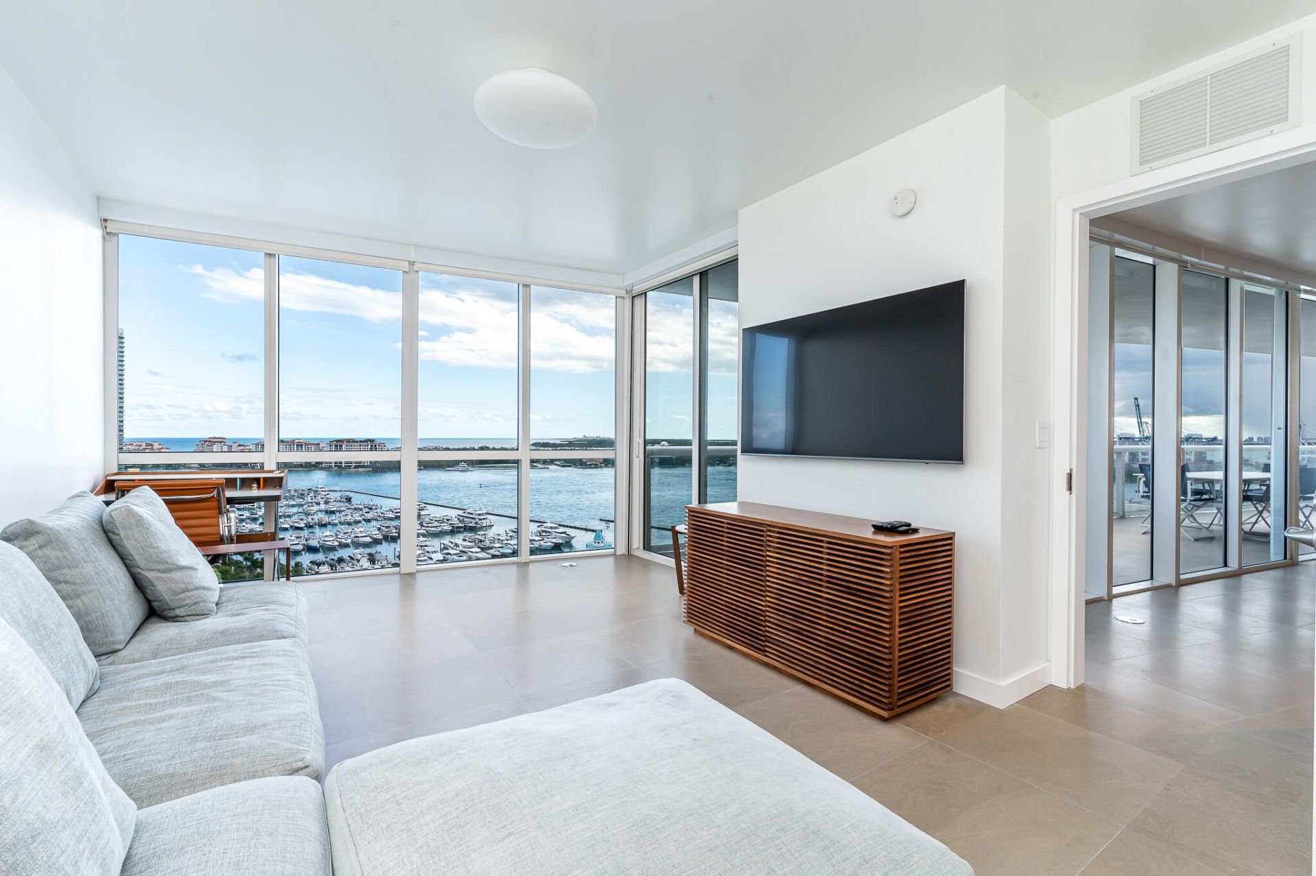 400 Alton Road, Unit 1808, Miami Beach, FL 33139 Photo