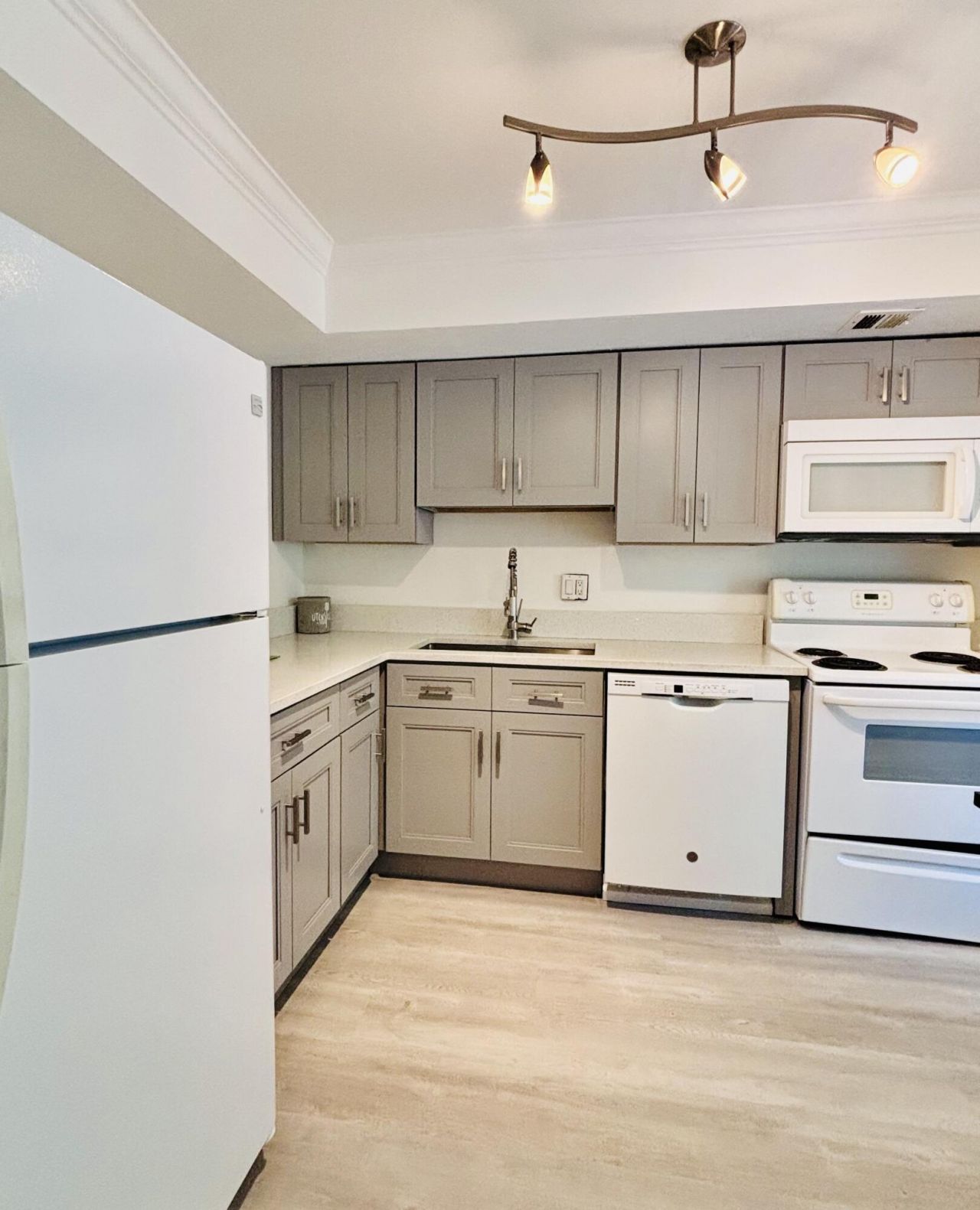 2900 N Palm Aire Drive, Unit 206, Pompano Beach, FL 33069 Photo