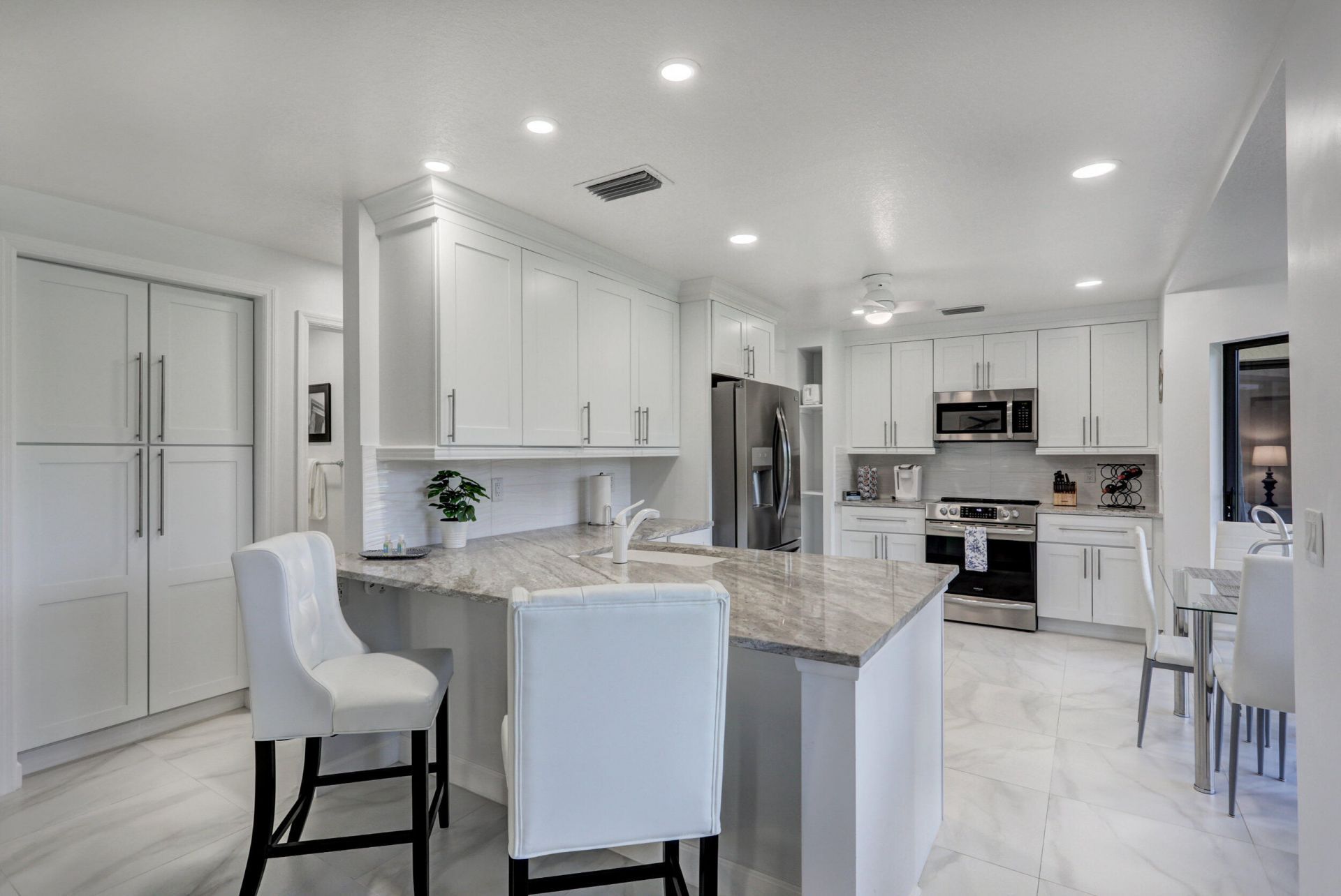 6 Lexington Lane E, Unit D, Palm Beach Gardens, FL 33418 Photo