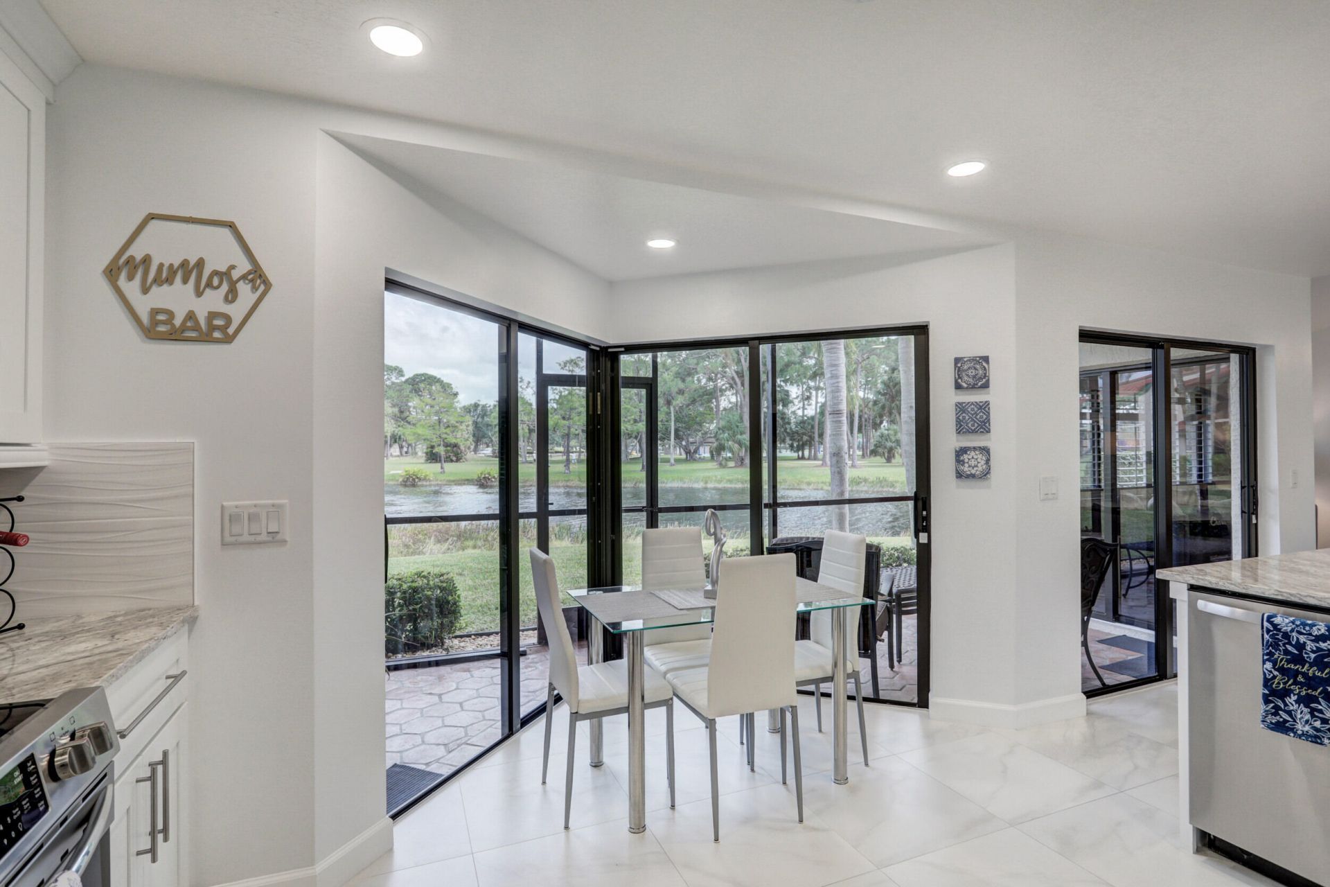 6 Lexington Lane E, Unit D, Palm Beach Gardens, FL 33418 Photo