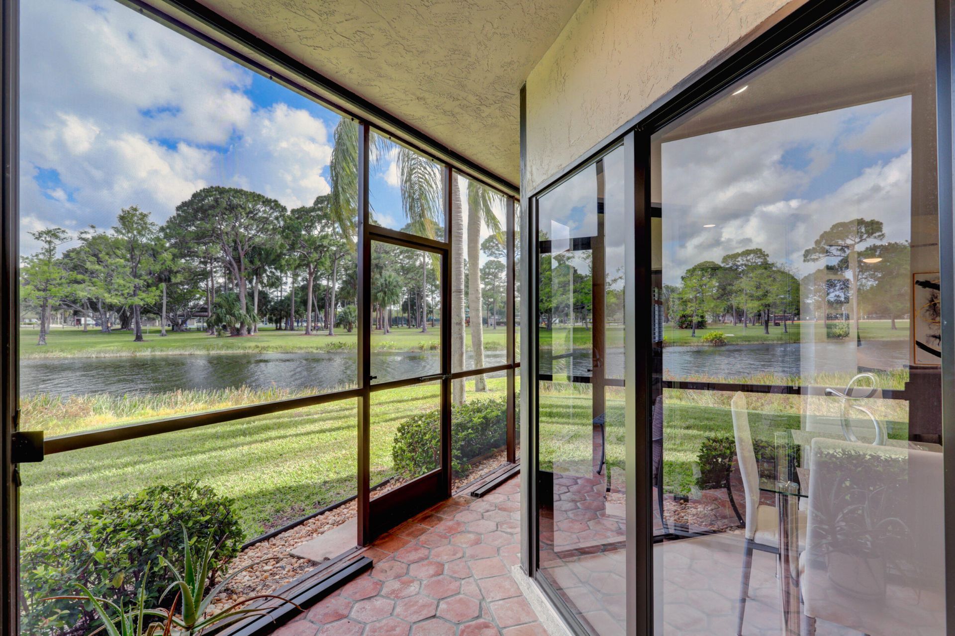 6 Lexington Lane E, Unit D, Palm Beach Gardens, FL 33418 Photo